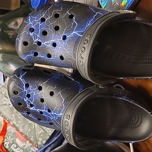 Sz 6 boys lightning scene Crocs